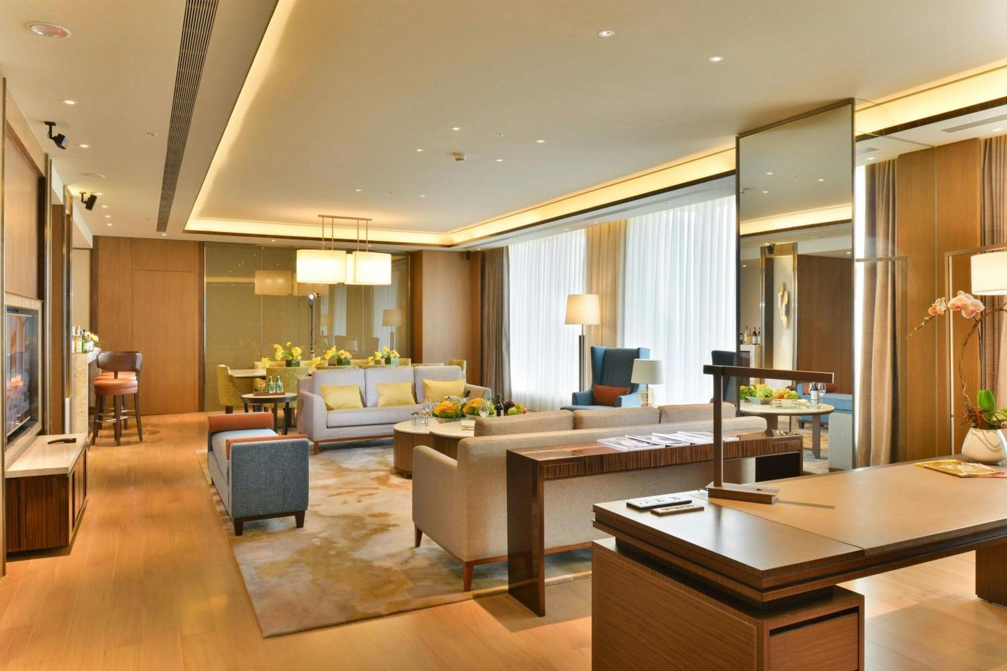 Courtyard By Marriott Taipei Hotel Exterior photo The Presidential Suite