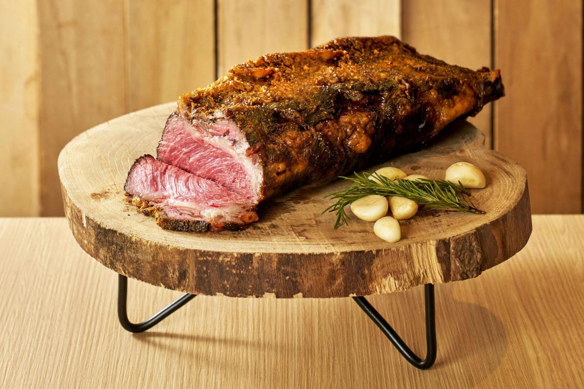 Courtyard By Marriott Taipei Hotel Exterior photo A cooked leg of lamb