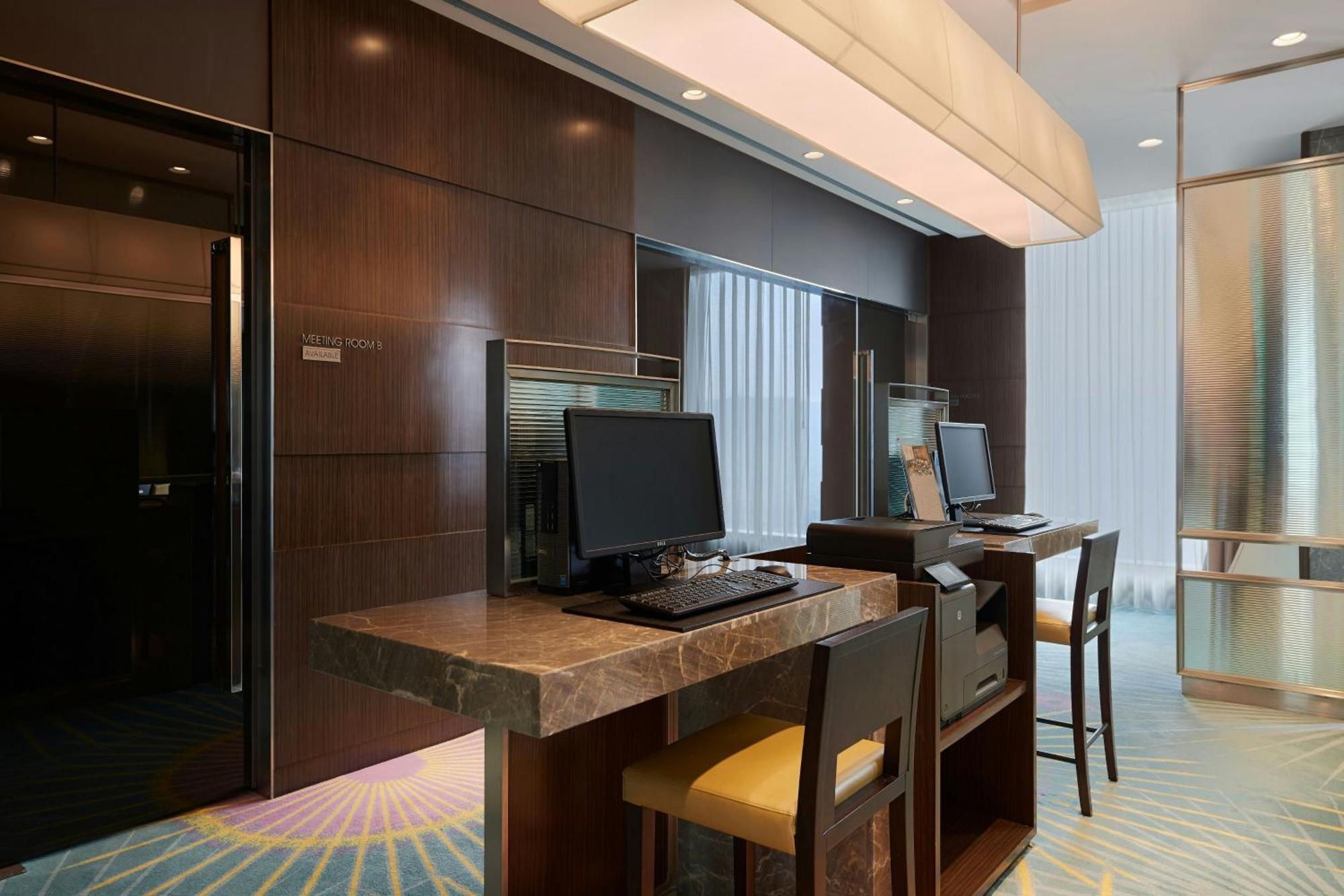 Courtyard By Marriott Taipei Hotel Exterior photo Computer stations at the airport