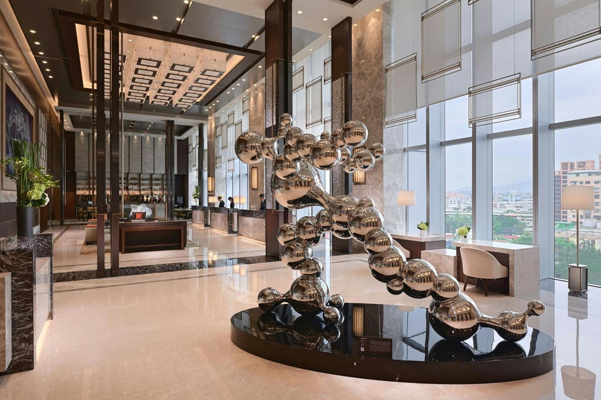 Courtyard By Marriott Taipei Hotel Exterior photo The lobby of the hotel